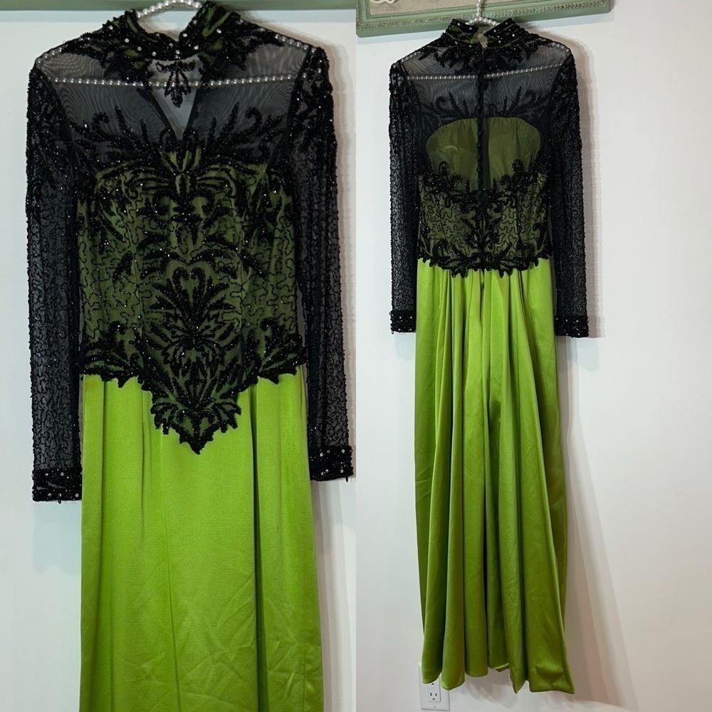 Vintage Lillie Rubin Gothic women Gown Black green silk beaded long 8 event gown